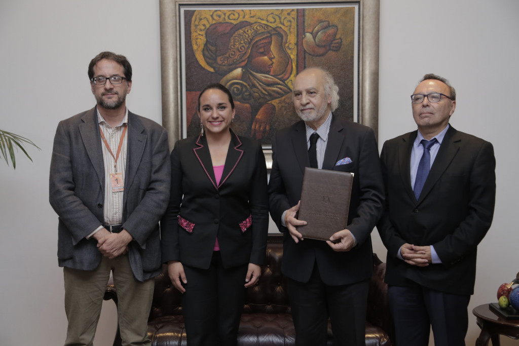 El cineasta chileno Miguel Littín participa en Talleres de Cine Comunitario y proyecta una de sus películas en la Asamblea Nacional